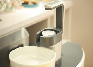 診療ユニットに付いている洗口台です。