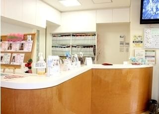 スタッフが笑顔でお迎えいたします。