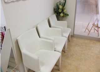 診療室ではおくつろぎください。