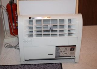 空気清浄機も置き、クリーンな院内となるように心がけております。