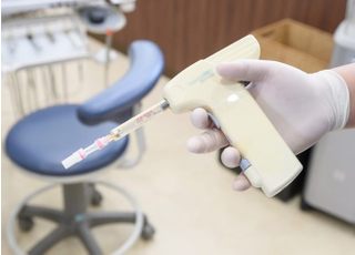 電動の麻酔機です。