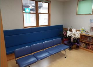 待合室です。お時間までこちらでお待ちください。