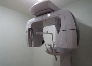 こちらの機器を使用して歯の状態を確認いたします。