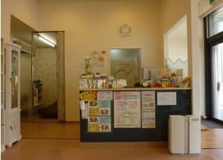 当院受付です。来院の際、保険証をお持ちください。