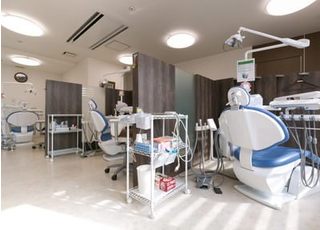 メンテナンス専用の診療室です。明るい院内で一緒に健康な口腔内を目指しましょう。