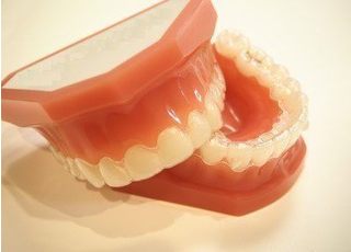 見た目に配慮された矯正器具を取り扱っています。