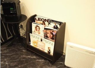 御待ちの際はご自由にお読みください。