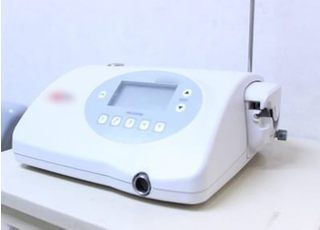 インプラント治療専用のドリリング及び埋入マシンです。