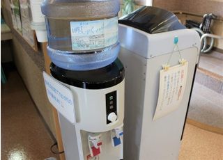 治療の前後にお水を飲んでリラックスして頂ければと思います。