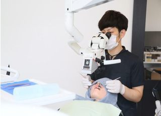 Seki Dental Office【セキデンタルオフィス】 關　明雄 院長 歯科医師 男性