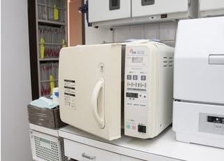 器具は滅菌を徹底いたします。