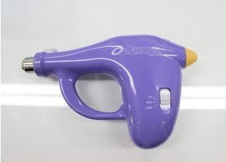 電動麻酔器で麻酔時の患者様への負担を軽減させていただいております。