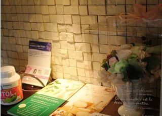 院内にはお花やパンフレットなども置いてあります。