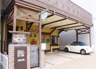 医院前に3台分の駐車スペースがございます。