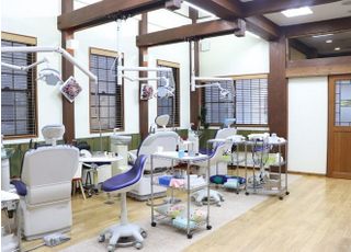 院内は病院独特の雰囲気をなくした、コテージのようなつくりにました。