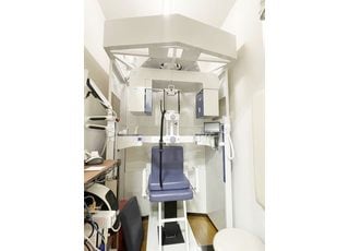 お口の状態を詳細に把握するため、歯科用CTを導入しております。