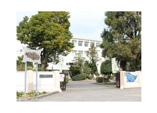 隼人工業高等学校の近くに医院はあります。