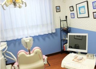 診療室は落ち着いて治療を受けられるように、お好きな音楽を流すことが出来ます♪