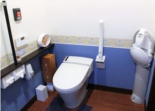 トイレも広々とした空間です♪