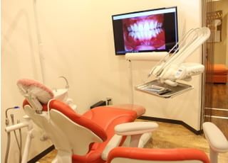 大きいモニターで分かりやすい説明を行います。