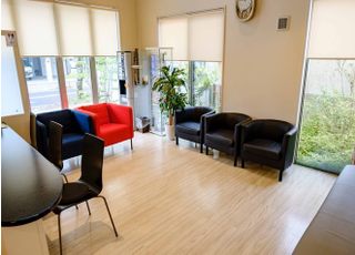 苦手な方でもリラックスできるような通いやすい待合室を心がけております