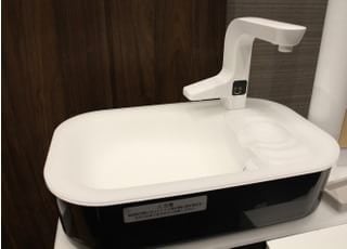 診療室の口をゆすぐ所です。