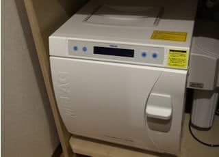 滅菌器を活用して滅菌処理を行うことで、衛生管理を徹底しております。