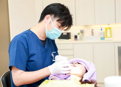 インプラント治療の研鑽を積んだ歯科医師が診療を担当。様々な症例に対応することが可能です
