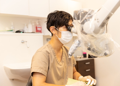 マイクロスコープを使用した歯科検診で、患者さまのお口の健康を守るお手伝いをいたします