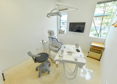 親知らずの状態や神経との距離を確認してから治療を行います