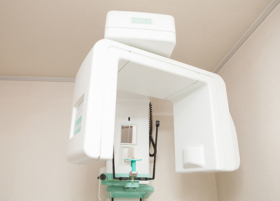 歯科用CTなどの機器による入念な事前検査
