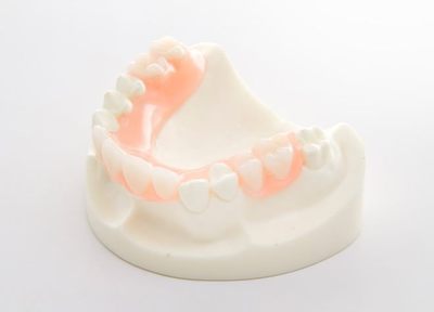 入れ歯の作製はバランスを重視するとともに、患者さまご自身と一緒に判断