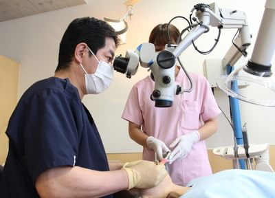 マイクロスコープでより精密な入れ歯・義歯が作ることができる歯科医院です