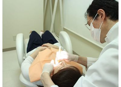 将来も健康な歯を残すために、治療に関する情報は画像や映像を用いて詳しく説明しています