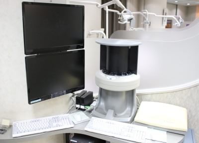 患者さまのニーズに合わせて、さまざまな種類の入れ歯をご用意しております