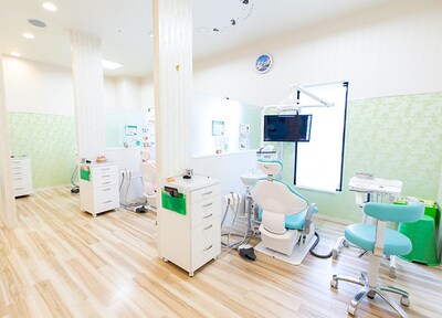 地域の皆さまが通いやすい、広々としたバリアフリーの院内です。