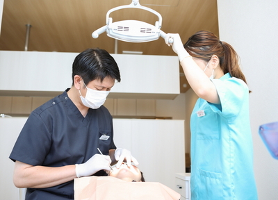 まずは虫歯・歯周病の治療を終えてからホワイトニングしていきます