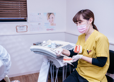 歯科衛生士による定期的なメンテナンスで、清潔なお口が維持できるよう努めています