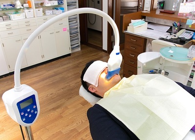 当院のホワイトニングには、歯の表面をコーティングするという作用もあります