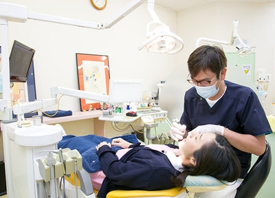 ブラッシングや補助器具の使い方など、ご自宅でのケアの指導に力を入れています