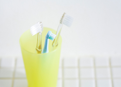 歯ブラシや歯磨き粉など、皆さまのお口に合ったものをご提案するために、唾液検査をおすすめしています。