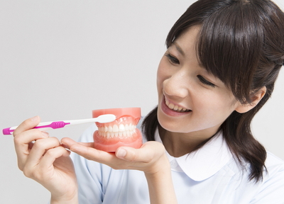 歯科医院での予防やご自宅でのセルフケアについて詳しくお伝えし、虫歯や歯周病を防ぎます