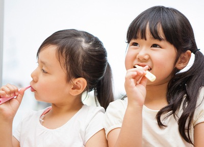 さまざまな装置をご用意しているので、お子さまの年齢や症状に合わせて矯正方法をご提案できます