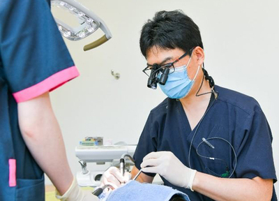 健康な歯を保つために、お口の状態を確認しながら歯石を取り除きます