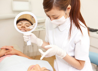 歯周病は気が付きにくいため、定期的な検診が重要です。