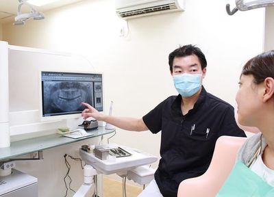 インプラント治療によって周辺の歯肉が喪失した箇所に行う、遊離歯肉移植術も扱っております