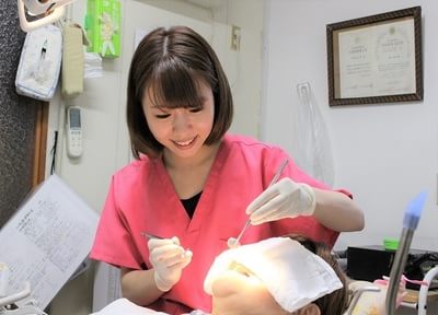 予防を得意とする6人の歯科衛生士が患者さまに合わせて処置を行い、歯周病を防ぎます