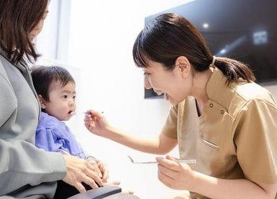 大人とは異なる観点から虫歯や歯周病の「予防」を行います