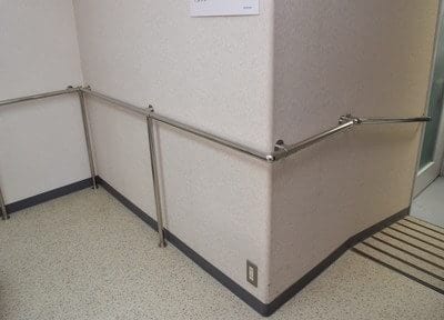 ご年配の方や車いすの方のためにバリアフリー設計