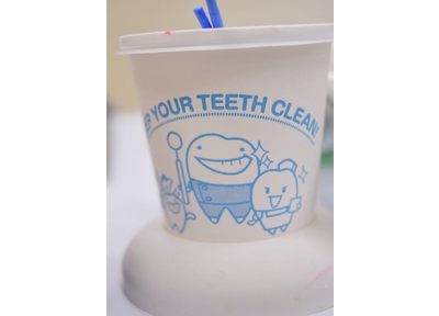 歯みがき指導と、お口のお掃除を両立。患者さまの意識を変えるため、スタッフ一丸となってケアします